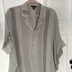 Eileen Fisher 100% silk oversized boxy cut short sleeve blouse size M/M